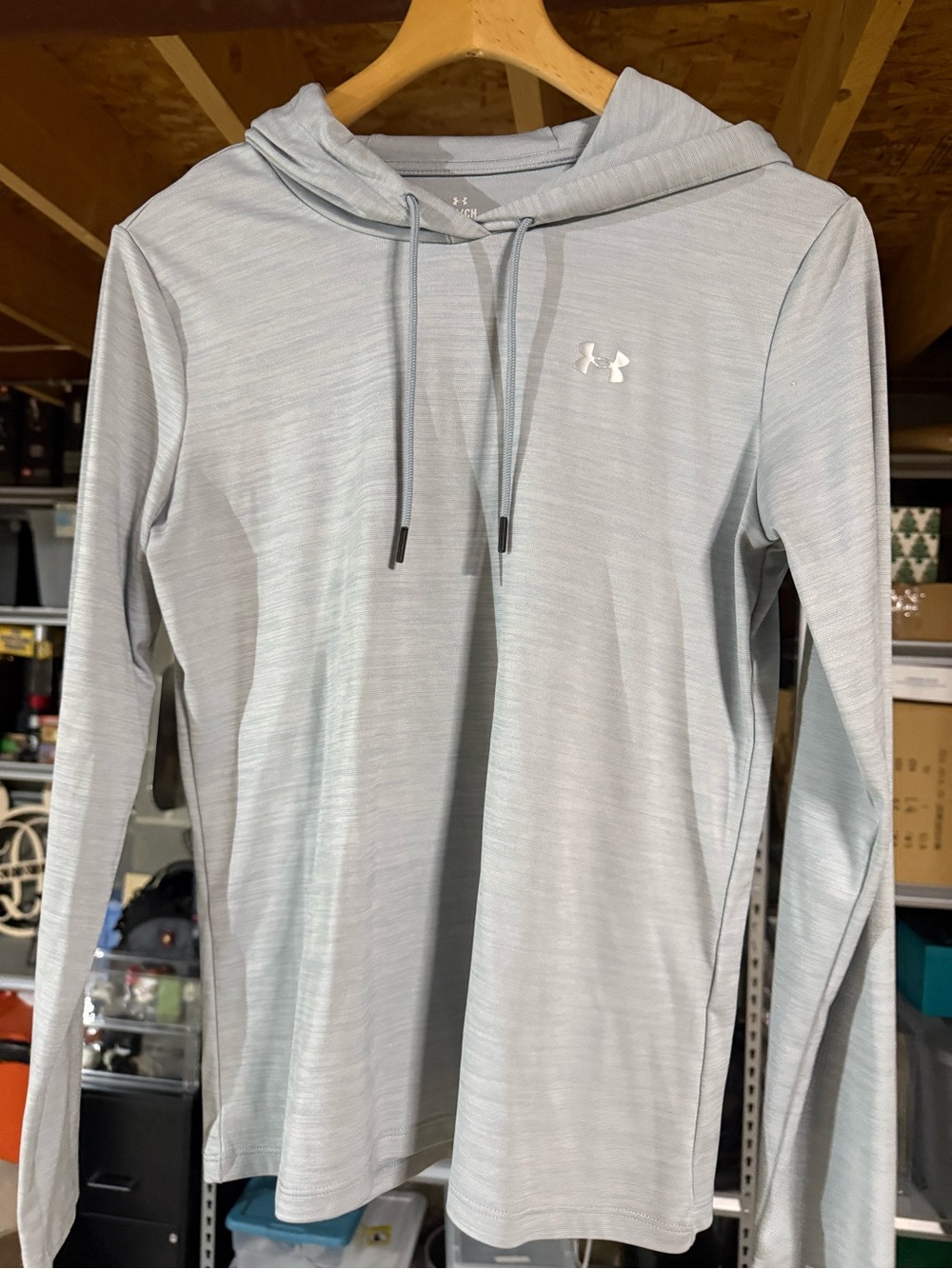 Under Armour Woman’s Light Gray Hooded Performance Shirt